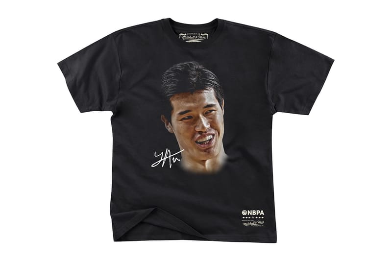 八村塁と渡邊雄太の顔写真を大胆にプリントしたレトロなTシャツが発売