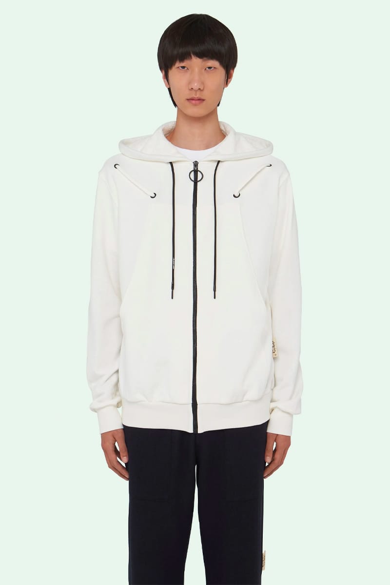 オフホワイトがアンドレ・ウォーカーとのコラボコレクションを発表