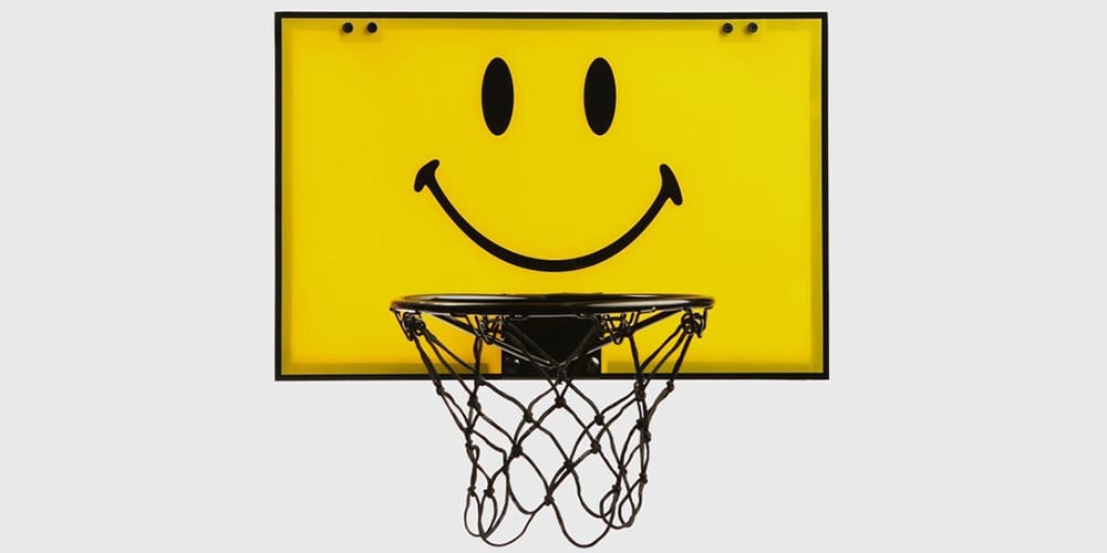 チャイナタウンマーケットのスマイルロゴのミニバスケットゴールが発売 