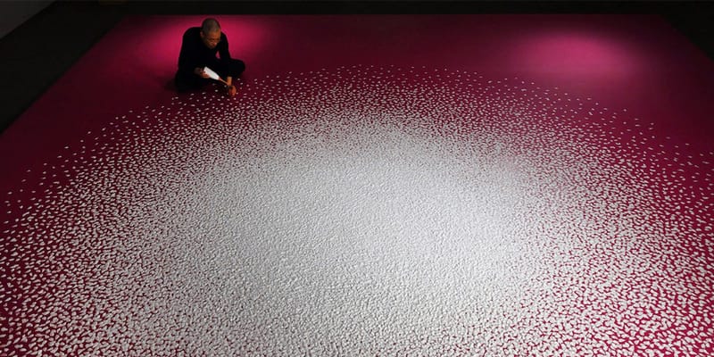 山本基が瀬戸内市立美術館にて個展 “さくらしべふる”を開催中