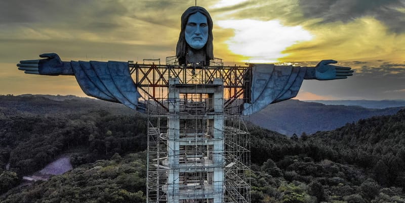 ブラジル南部にて新たな巨大キリスト像が完成間近 | Hypebeast.JP