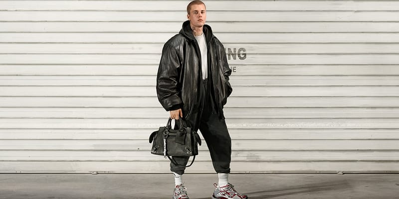 バレンシアガが新作スニーカーのランナーを発売 | Hypebeast.JP