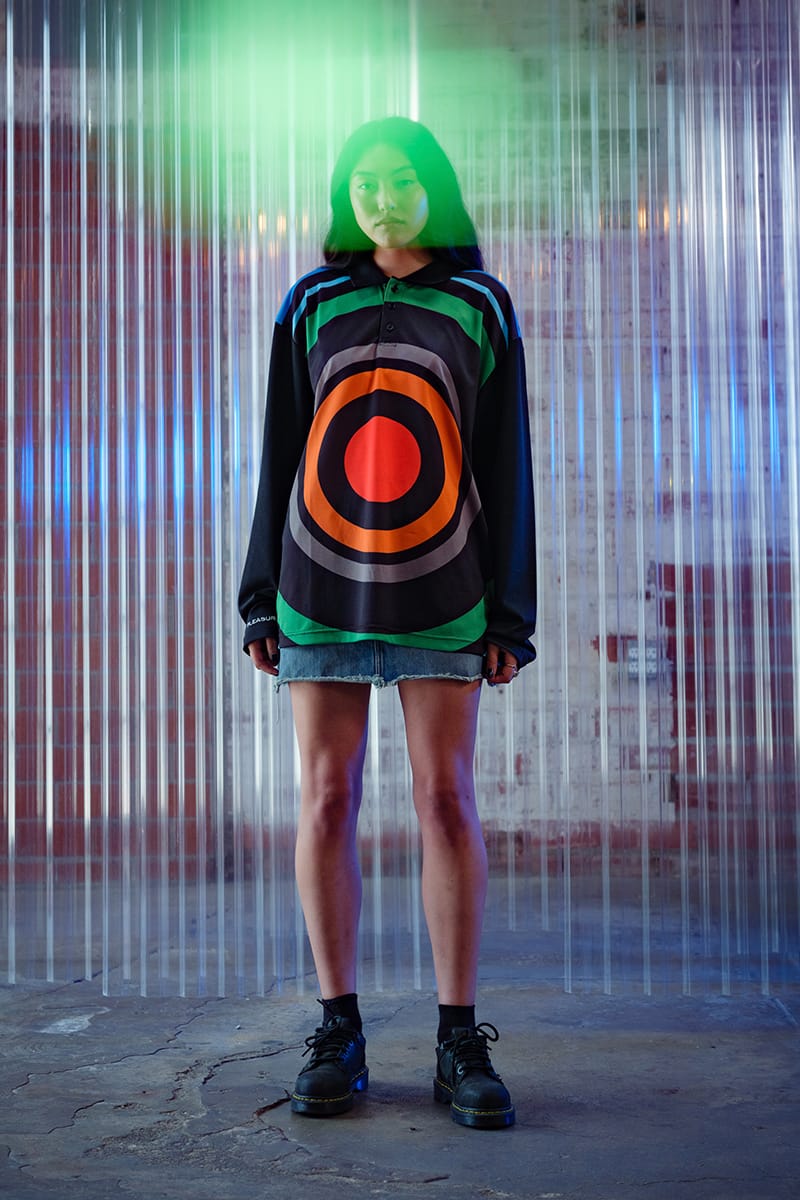 プレジャーズからニュー・オーダーとの公式コラボコレクションが