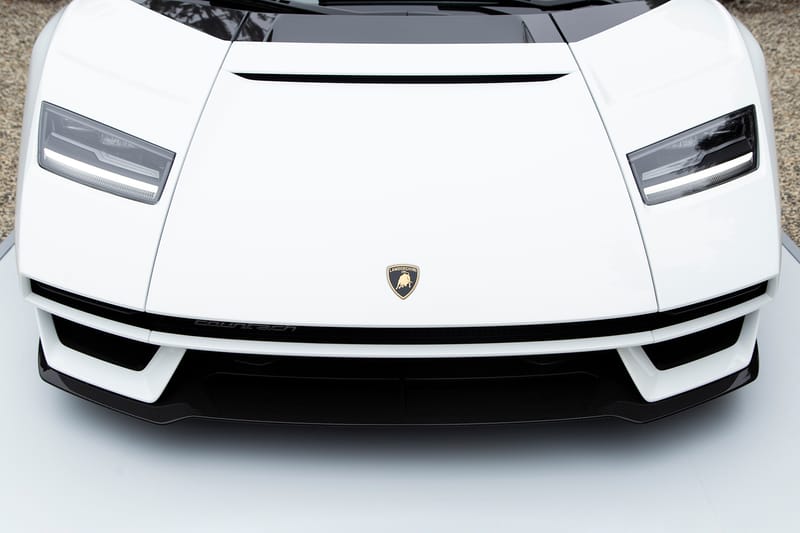 ランボルギーニがカウンタック誕生50周年記念モデルを発表