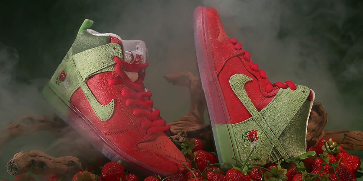 Nike sb dunk high strawberry cough