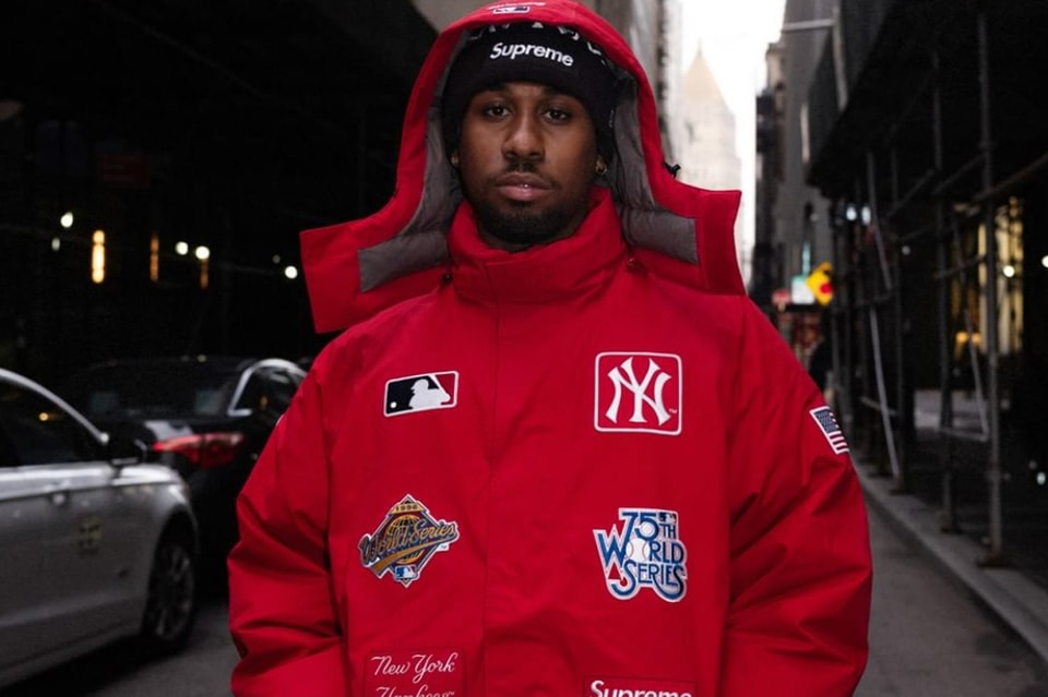 Supreme アウター シュプリーム x ヤンキースのゴアテックスのジャケットが発売