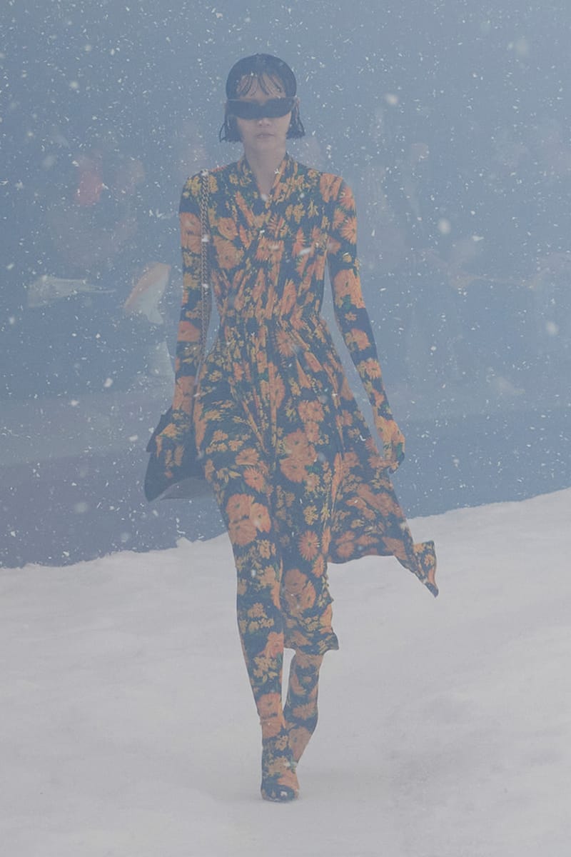 Balenciaga Winter 18 バレンシアガ デムナ 写真集 - メルカリ