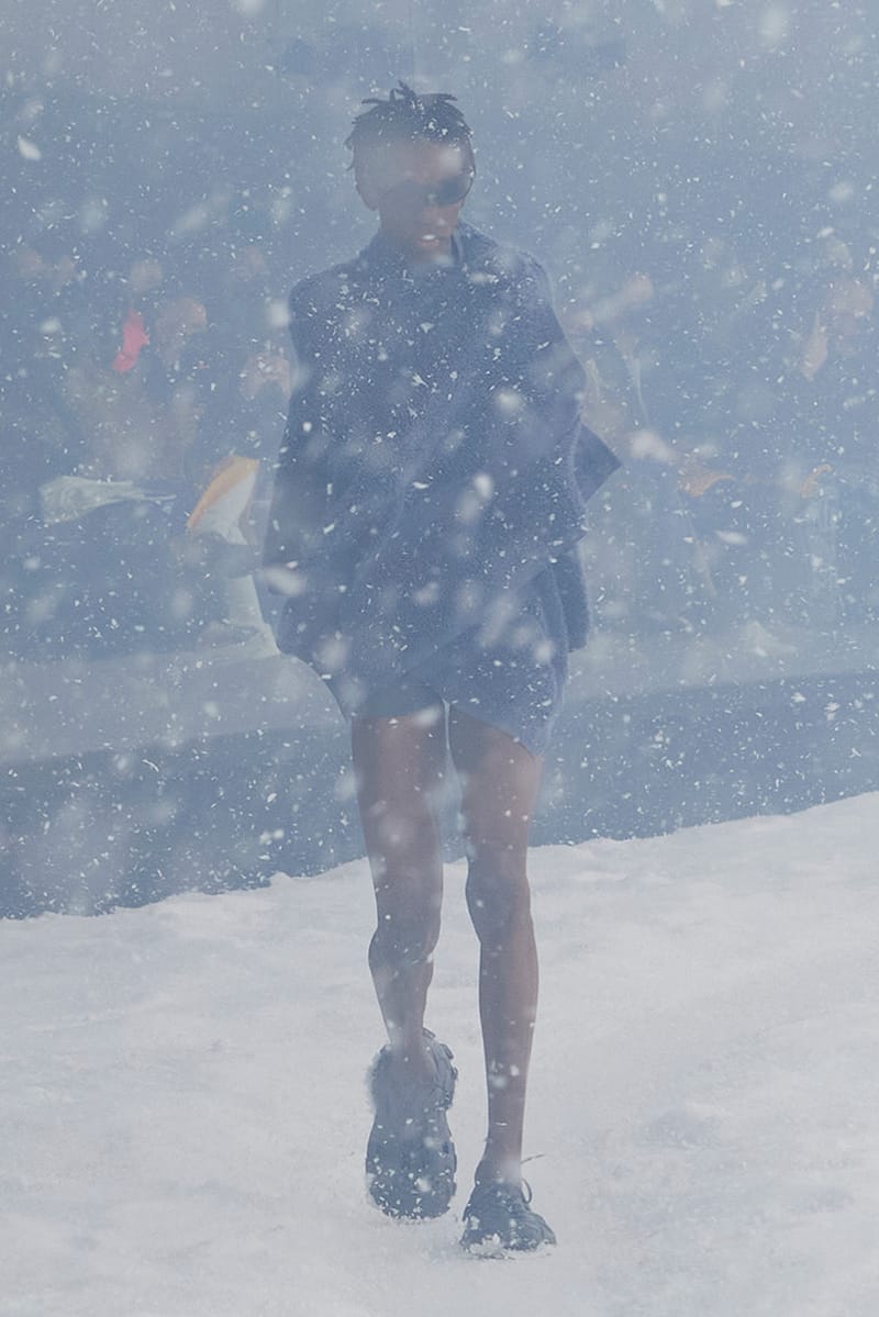 Balenciaga Winter 18 バレンシアガ デムナ 写真集 - メルカリ