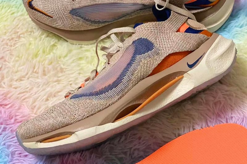 ナイキNike Spark Flyknit Sneakersスニーカー This Nike Spark Flyknit Comes In Hemp And Total Orange