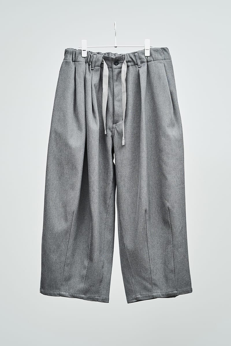 グラフペーパーとイズネスのコラボ第4弾がローンチ | Hypebeast.JP