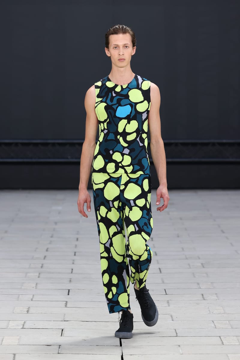 【2023新作】HOMME PLISSÉ ISSEY MIYAKE オムプリッセ HOMME PLISSÉ ISSEY MIYAKE 2023年春夏コレクション | パリ