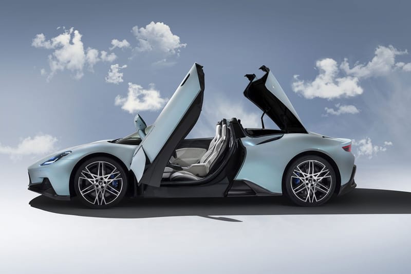 Maserati Spyder & GT モデルセット MASERATI SPIDER AND COUPE DELUXE PRESS RELEASE KIT PACKET W