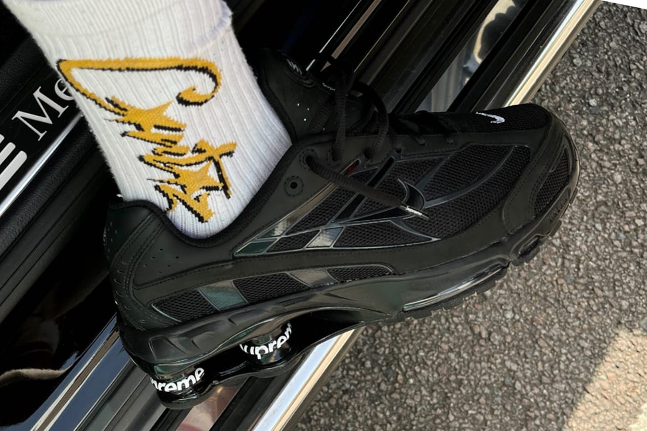 Supreme × Nike Shox Ride 2 "Black"靴/シューズ