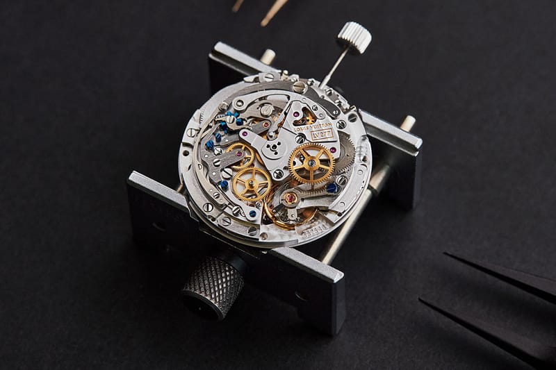 ルイ・ヴィトンが時計製造の20年を記念したモデル タンブール トゥ 