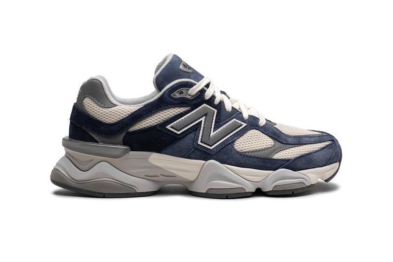 箱と一緒に送らせて頂きますNew Balance U9060 indigo ブルー