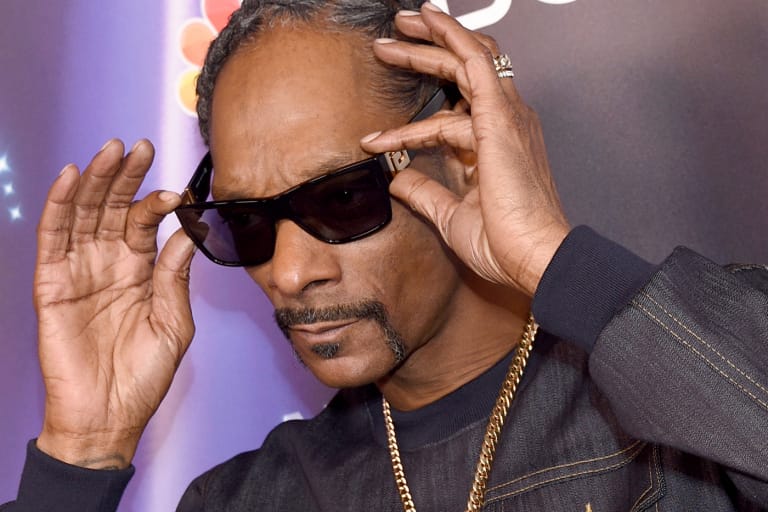 スヌープ・ドッグが大麻ジョイントを1日に最大150本吸うと明かす