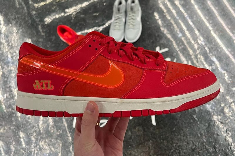 ナイキ　ダンク　ロー　アトランタNIKE DUNK LOW ATL