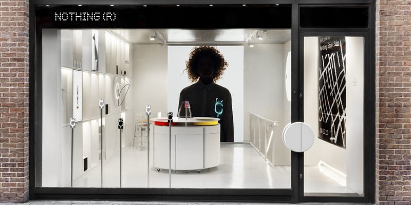 ロンドンに気鋭のテック企業ナッシングのフラッグシップ・ストア