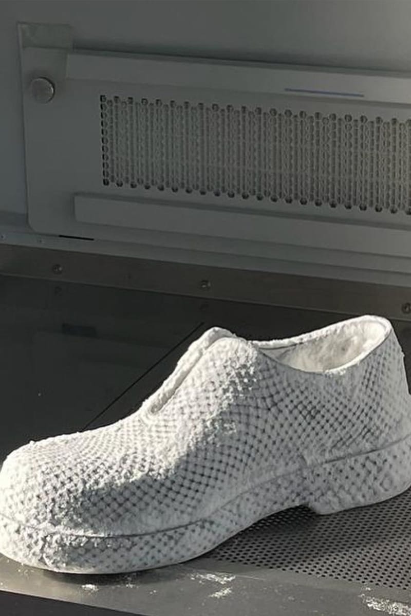 ディオールが3Dプリンターを用いて制作した新作ブーツをお披露目