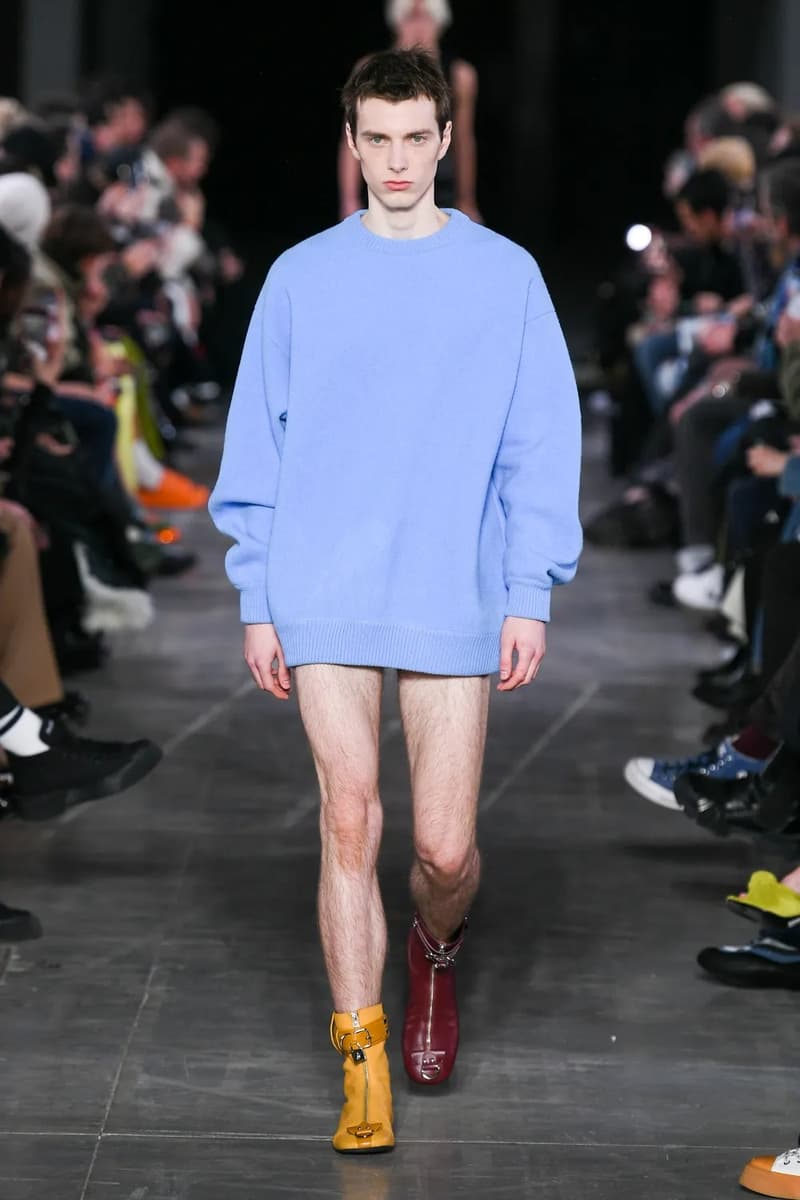 ジャケット・アウター jw anderson 23aw 自転車のハンドルや折れたスケートデッキも服の一部に 「JW