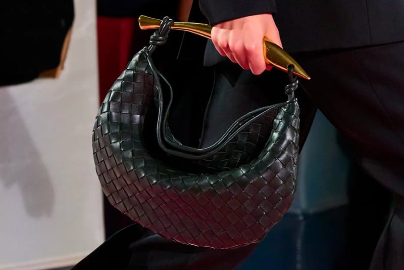 ト送料込 BOTTEGA VENETA ボッテガヴェネタ カセット ウェビング