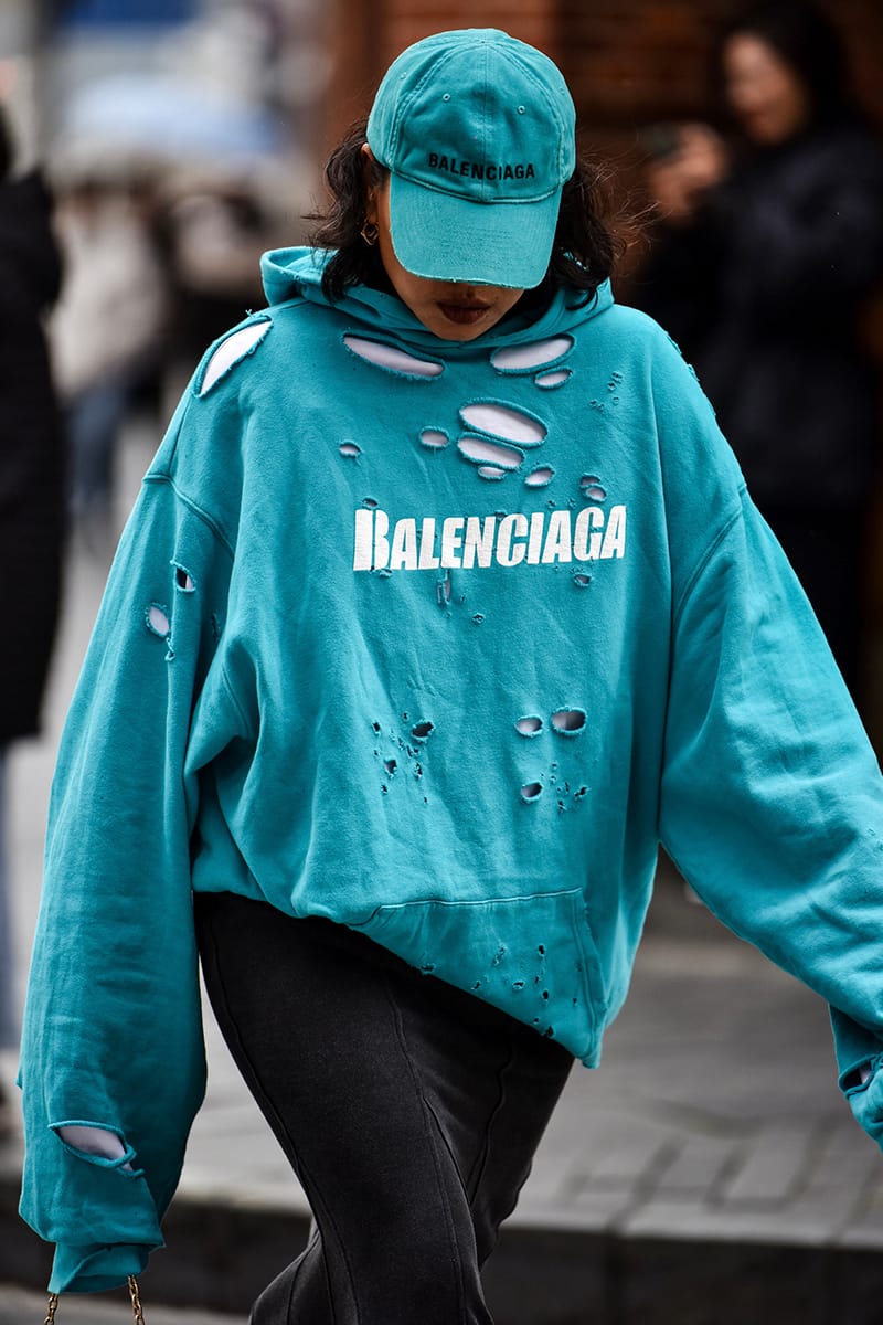 BALENCIAGA ラージフィット フーディー ストリートスタイル BALENCIAGA》 744462 TQVX7 1055 ラージ フィット フード