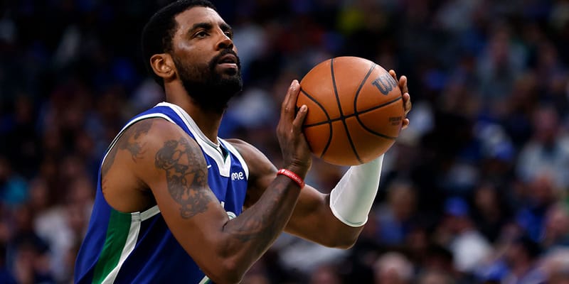 kyrie-irving-signs-new-sneaker