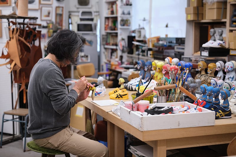 オニツカタイガーがアーティスト加藤泉の個展をロンドンの旗艦店で開催