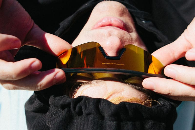Oakley Saturdays NYCコラボ Saturdays NYC Taps Oakley for Beach-Infused Collaboration