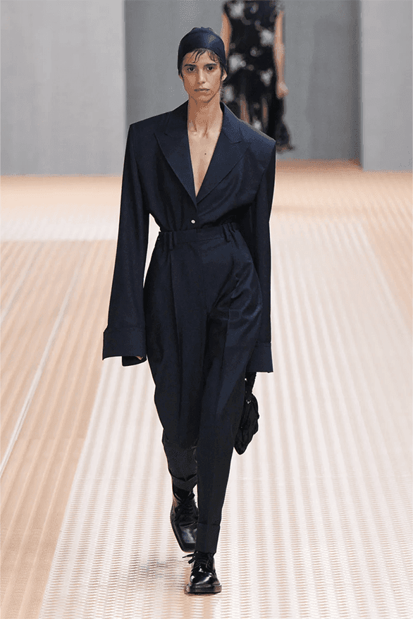 プラダ2024年春夏ウィメンズコレクション | Hypebeast.JP プラダ2024年春夏ウィメンズコレクション | Hypebeast.JP