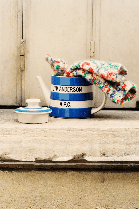 A.P.C. x JW アンダーソンのコラボコレクションがローンチ A.P.C. x JW アンダーソンのコラボコレクションがローンチ