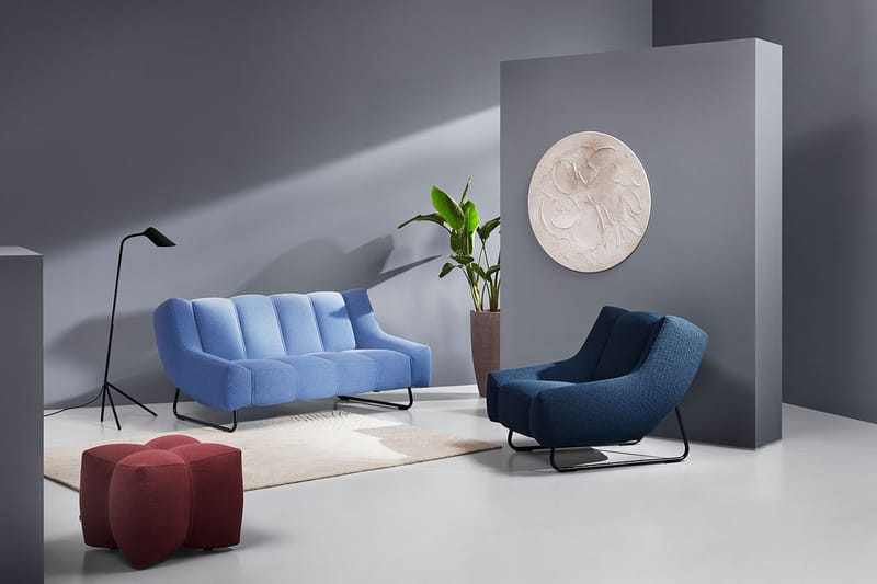 オーラリーがフリッツハンセンとのコラボによるブランド初の家具を発売 