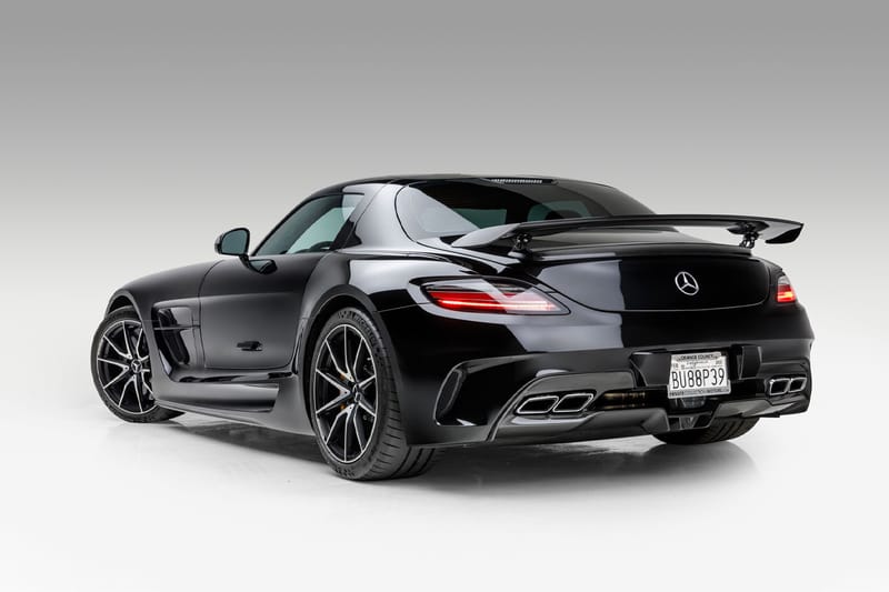 B66960042 1/18 メルセデス ベンツ SLS AMG ブラック ミニチャンプス 1/18 メルセデス SLS AMG ブラック シリーズ