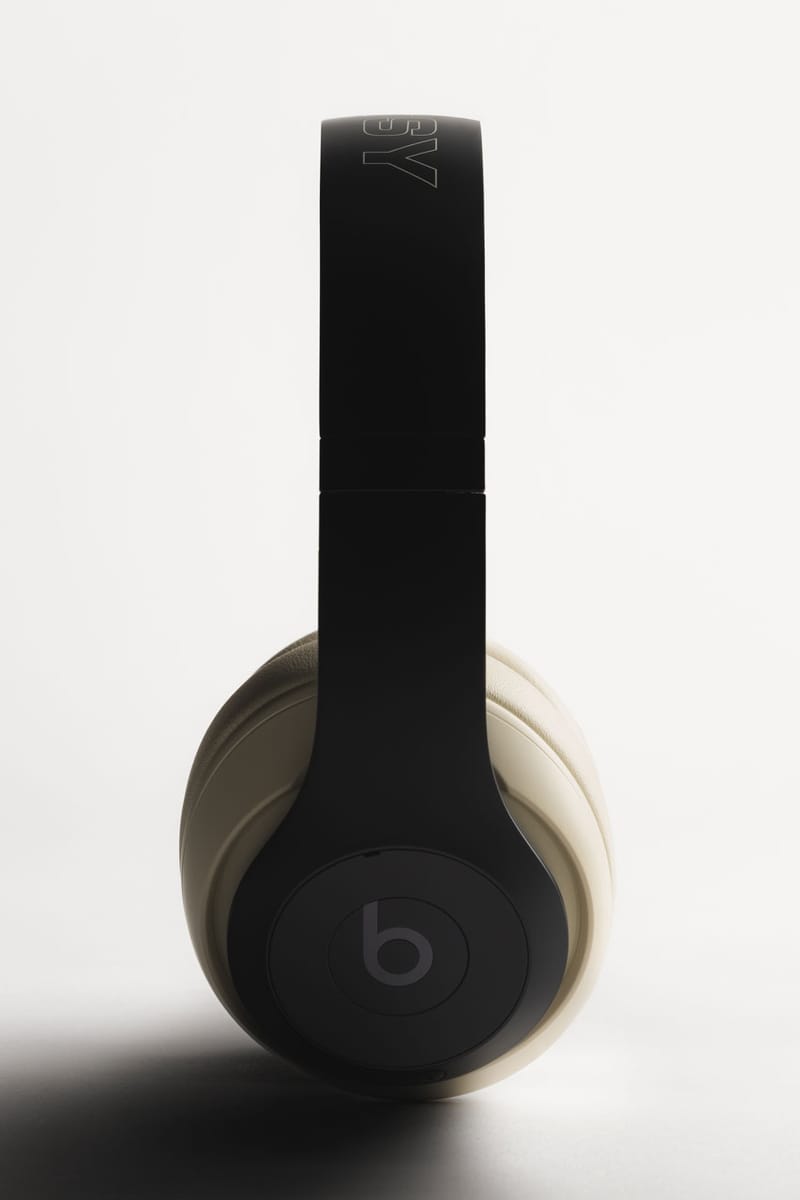 Stussy × Beats Studio Pro Headphonesステッカー複数枚付けます