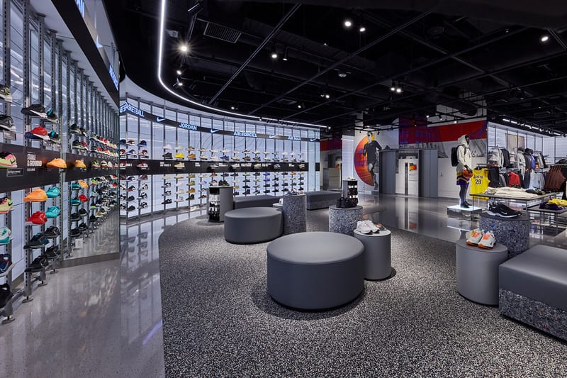 Nike shop store ginza