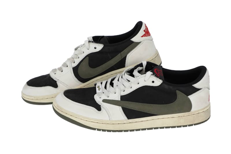 トラヴィス・スコットがステージで着用したAJ1がオークションに トラヴィス・スコットがステージで着用したAJ1がオークションに