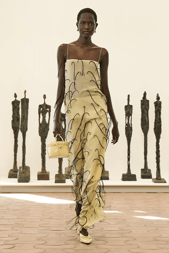 JACQUEMUS オハルフレムサンクラス JAC15C2SUN0 0 ジャックムス 2024年春夏コレクション | Hypebeast.JP