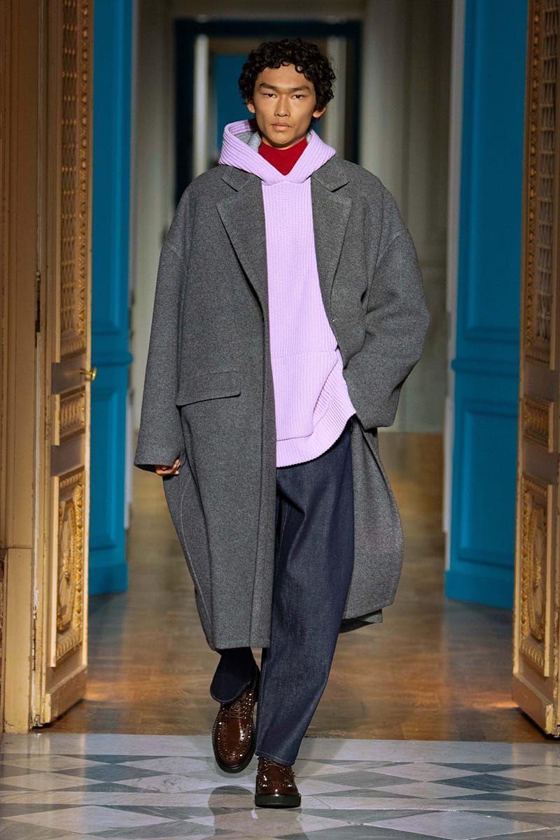海外希少【VALENTINO】ギピュール ジャルダンプラットジャケット ヴァレンティノ 2024年秋冬コレクション | Hypebeast.JP