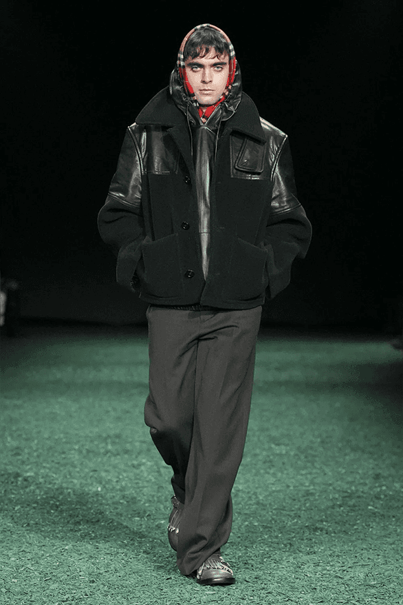 【BURBERRY】 DANIEL LEE コレクション ダウンジャケット バーバリー 2024年秋冬コレクション | Hypebeast.JP