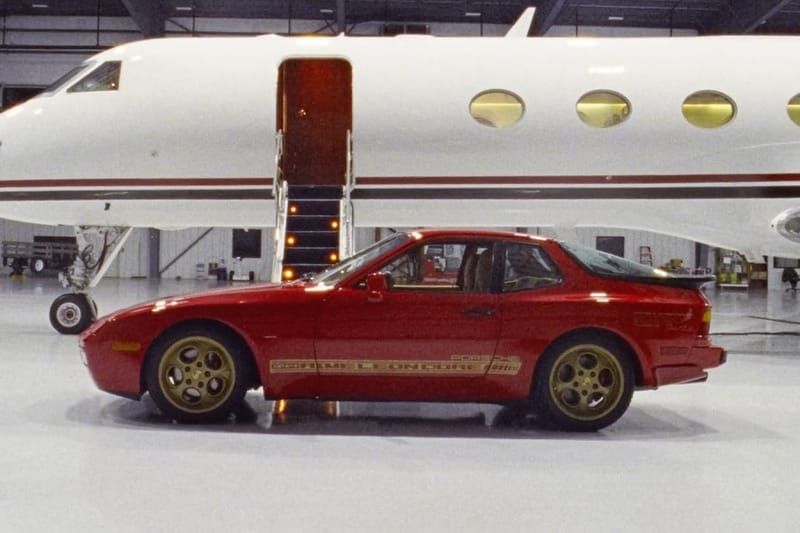 エメレオンドレxポルシェの最新コラボに1986年型944がお目見え 