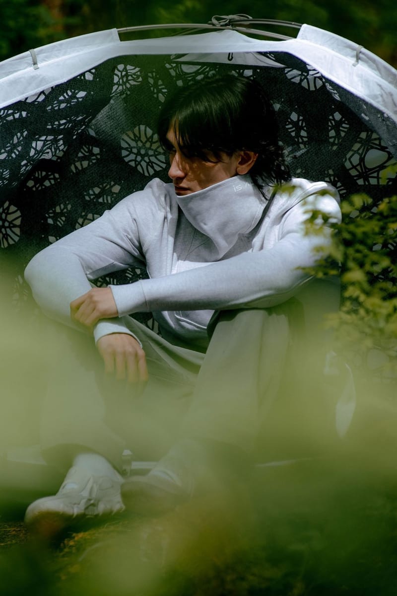 ナイキISPAよりテントとしても使用可能なポンチョが登場