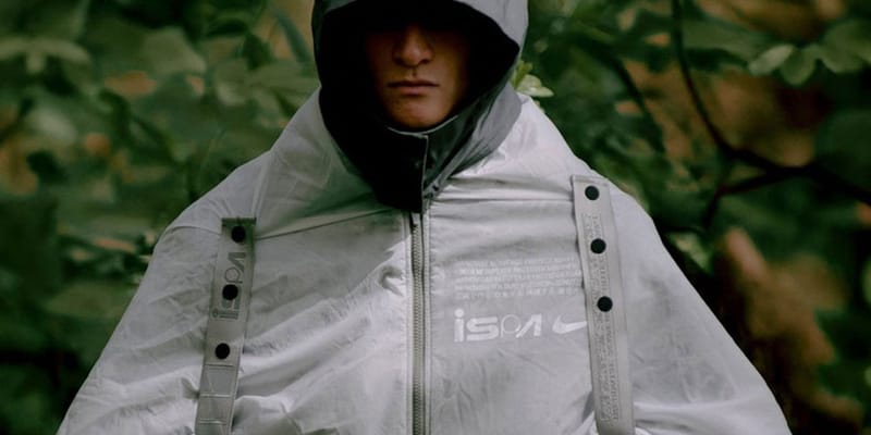 ナイキISPAよりテントとしても使用可能なポンチョが登場