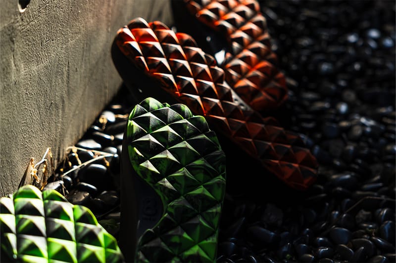 ダブルタップスがパコとのコラボフットウェアを発売 | Hypebeast.JP