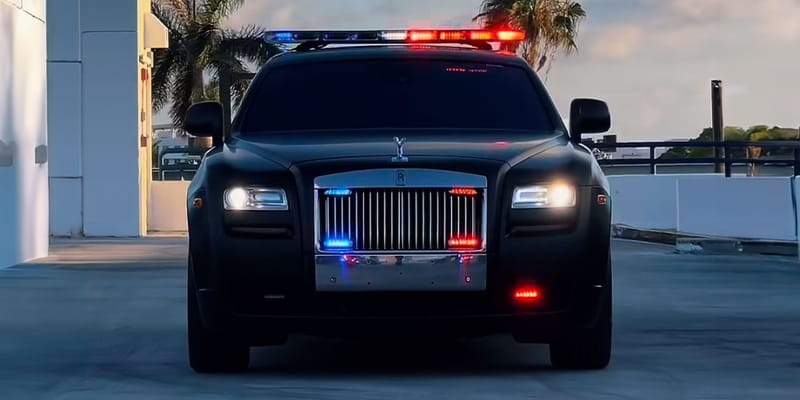 米フロリダ・マイアミビーチの警察がロールス・ロイスのパトカー