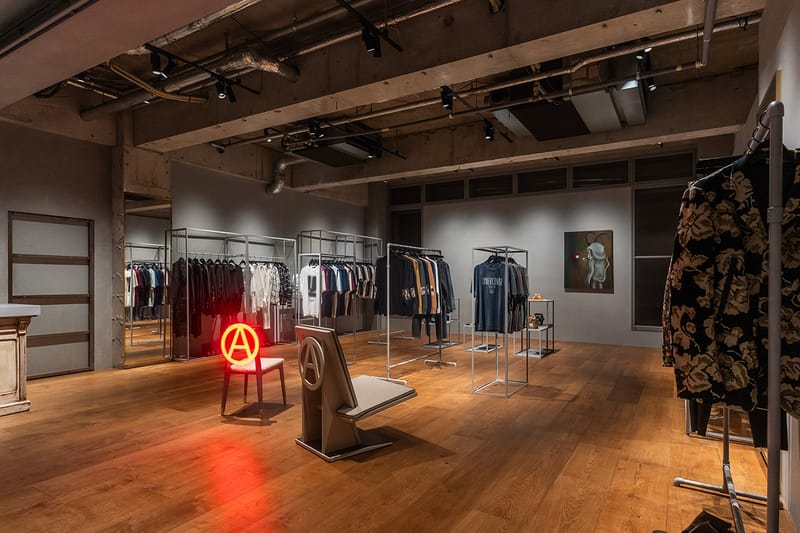 アンダーカバー 青山店がリニューアルオープン | Hypebeast.JP