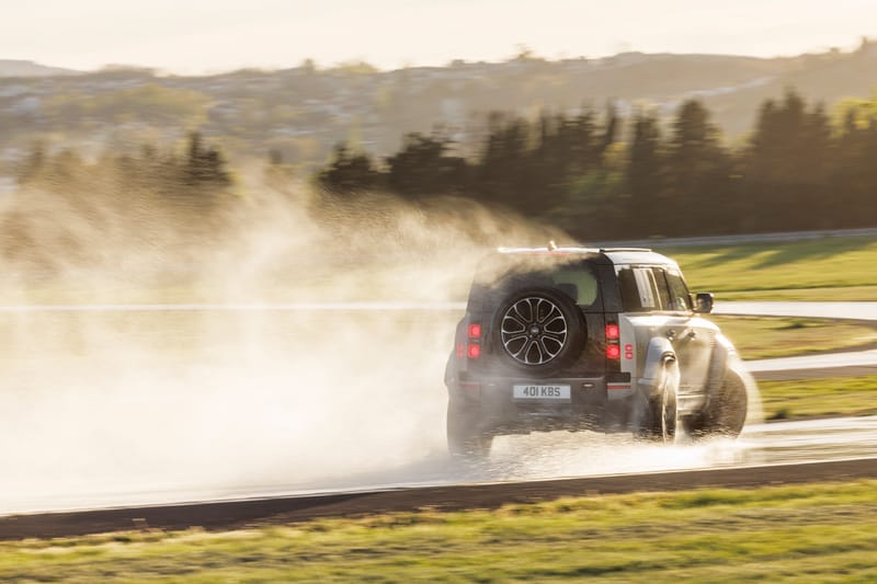 最強にして最大にして最良のディフェンダー オクタが登場