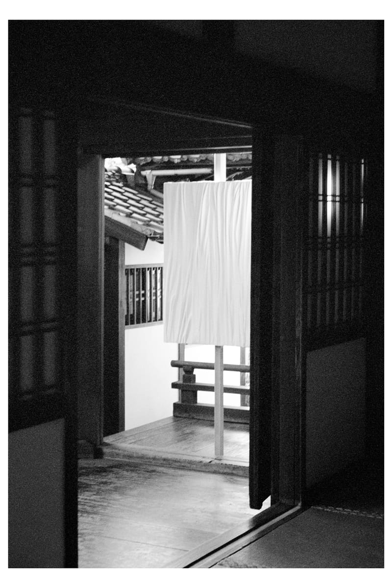 T.T が東京初となる展示 T.T I-A 02を草月会館で開催 | Hypebeast.JP T.T が東京初となる展示 T.T I-A 02を草月会館で開催 | Hypebeast.JP