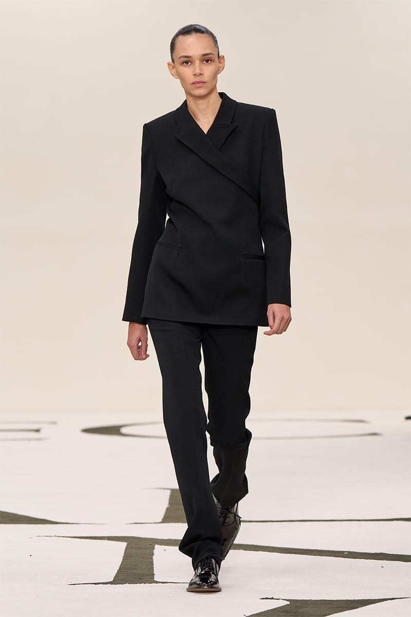 CalvinKlein collection 黒パンツスーツ
