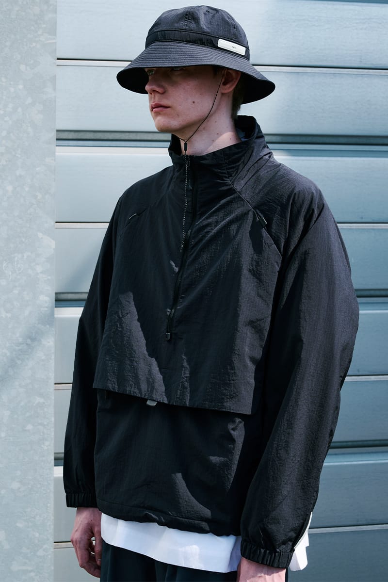 グラフペーパーとノーマルエキスパートの機能的デイリーウェアが展開