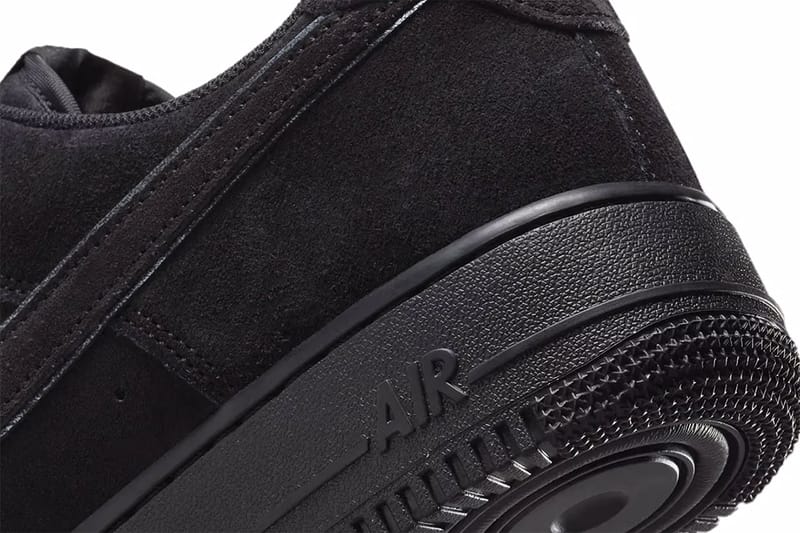 エアフォース 1 ローにオールブラックのブラック キャットが登場
